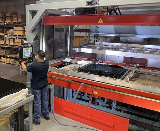 THERMOFORMING MACHINE OPERATOR