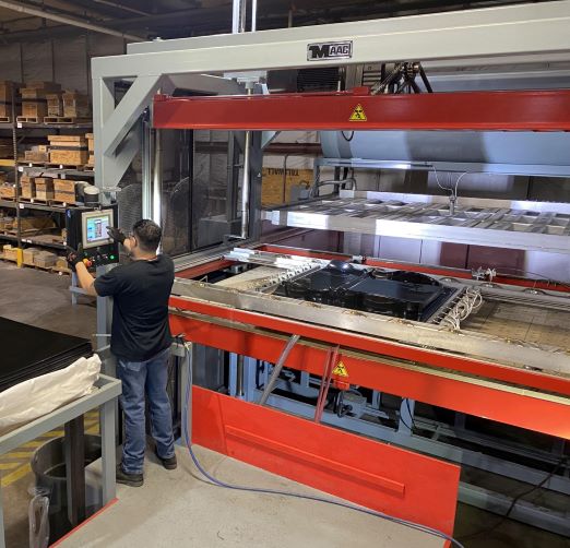 THERMOFORMING MACHINE OPERATOR